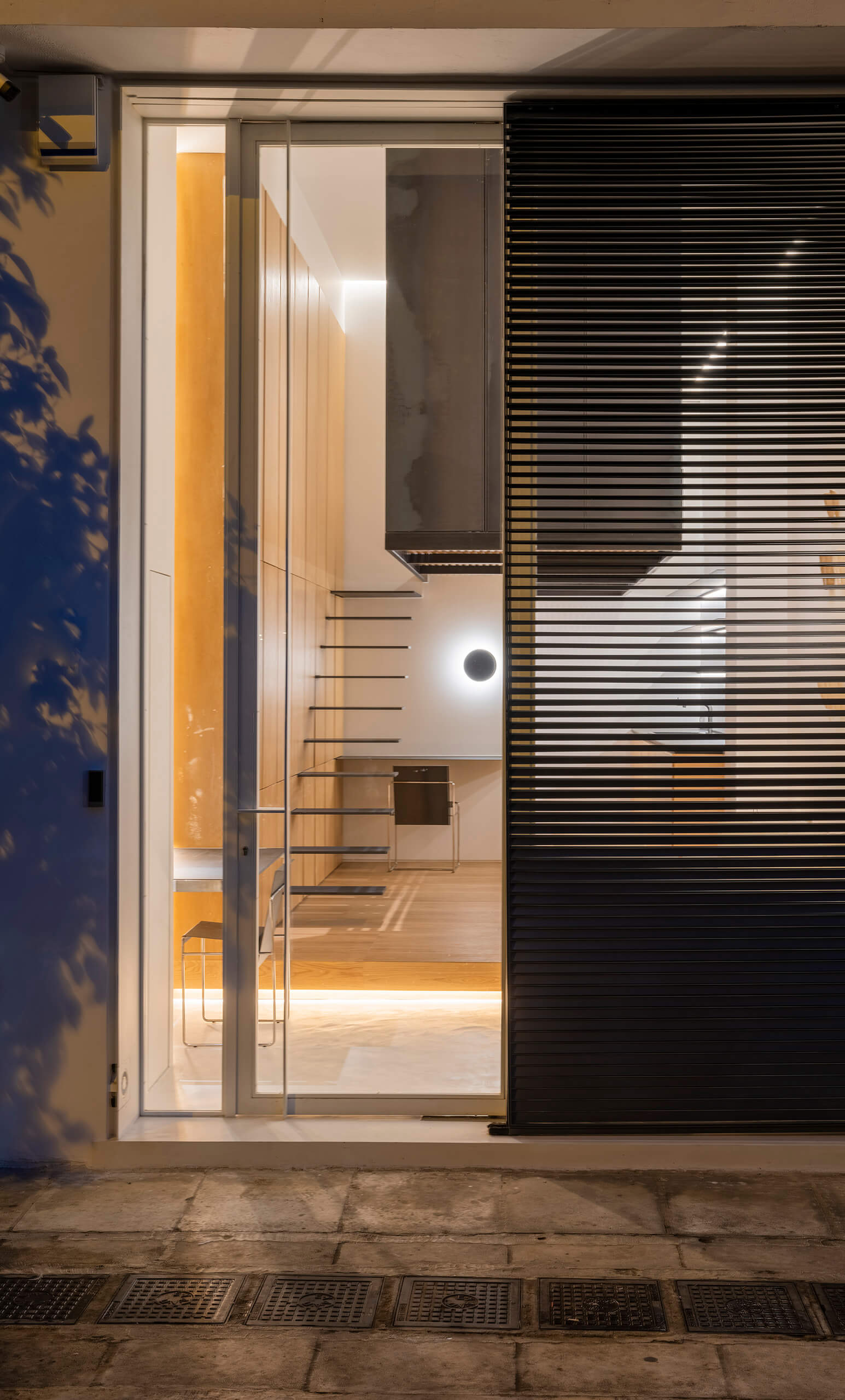 Floating Monolith • Projects • LUUN